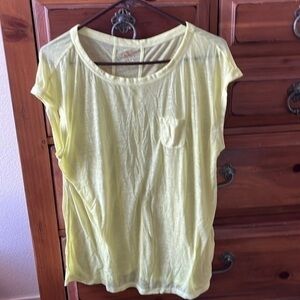 T by Talbots NWOT Women’s Yellow Layering Tee, Size Large.